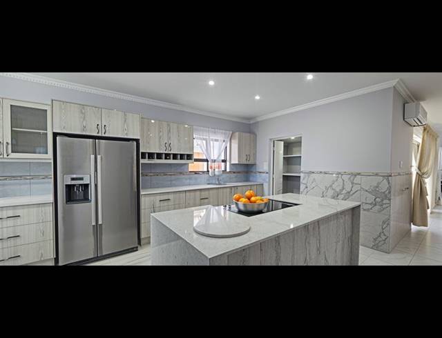 4 BEDROOM HOUSE FOR SALE IN COUNTRY CLUB